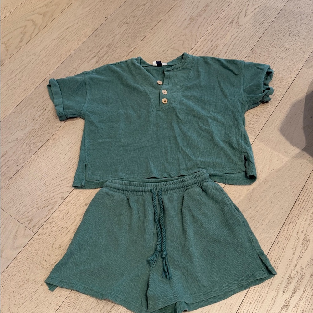 Universal Thread Green Knit Henley Cropped Top